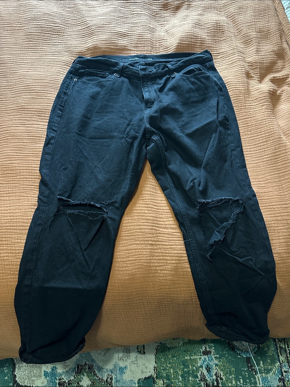 Old Navy Black Distressed Boyfriend Jeans
